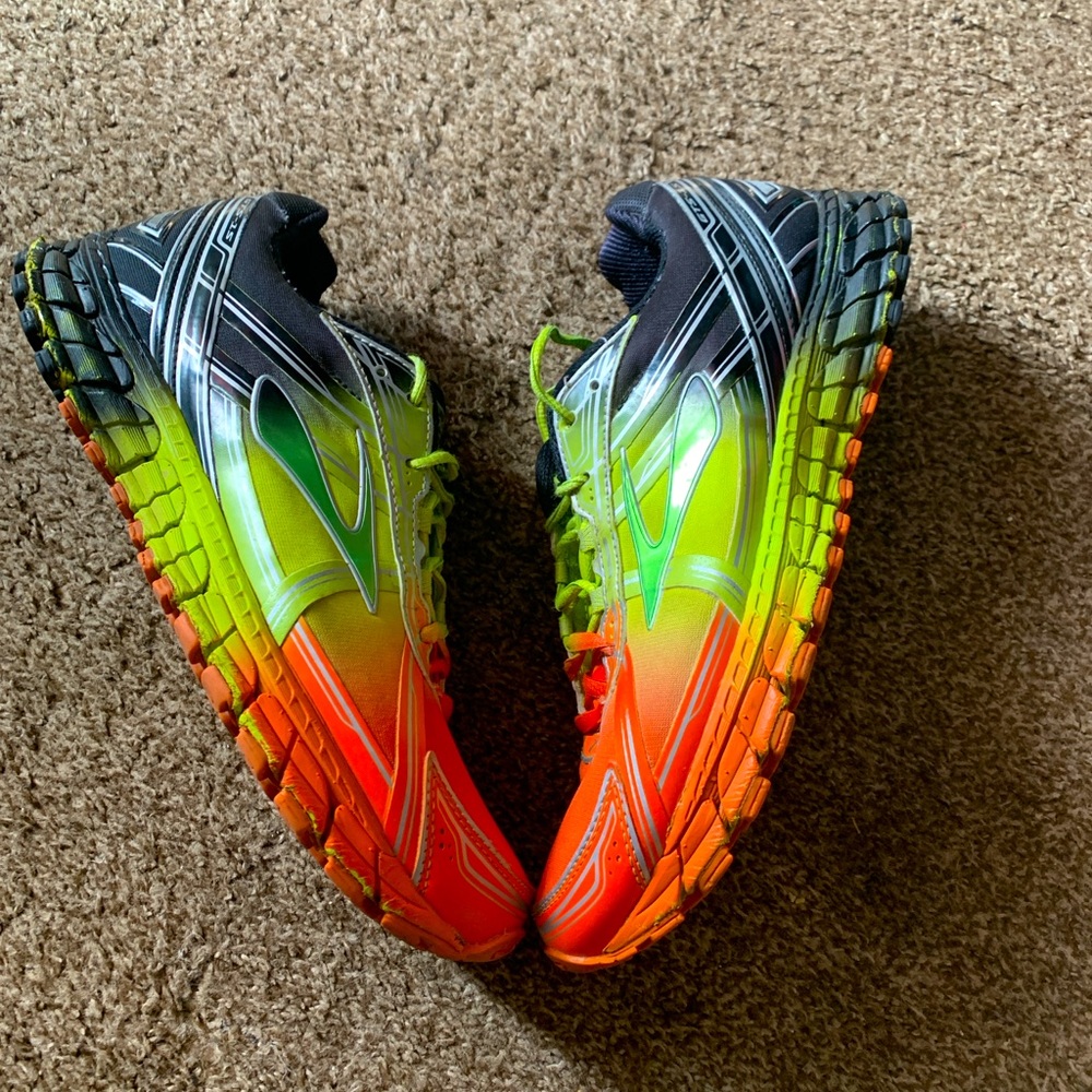 Brooks Adrenaline GTS 15 REDORANGE/LIMEPUNCH/BLACK Size Men’s 9.5